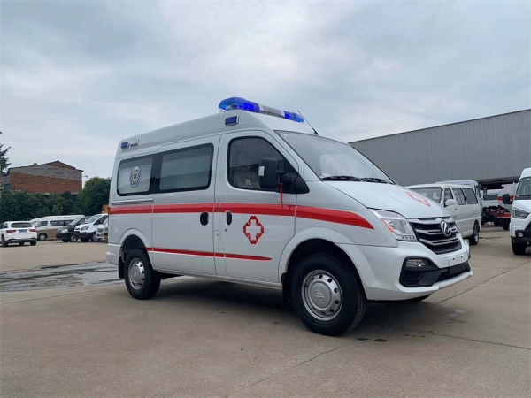 上汽大通短軸中頂救護車