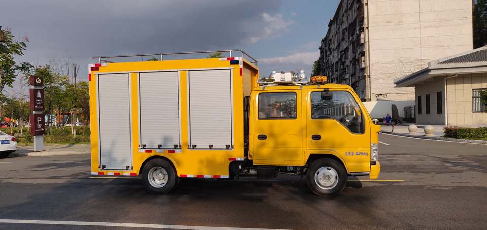 五十鈴救險(xiǎn)車(chē)