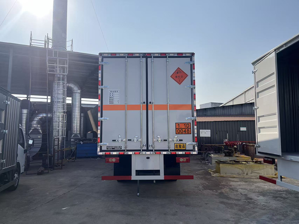 DCZ5120XQYBJ6型爆破器材運輸車